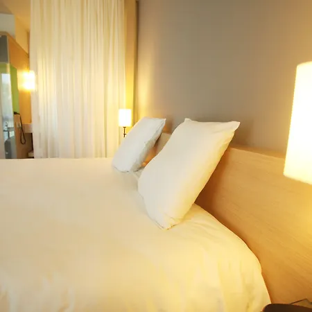 Отель Ibis Styles Nantes Aeroport 3*