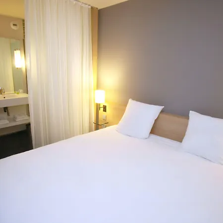 Ibis Styles Nantes Aeroport Отель Резе