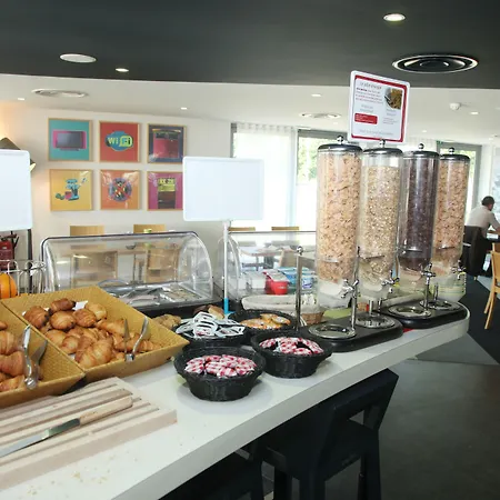 Ibis Styles Nantes Aeroport Отель Резе
