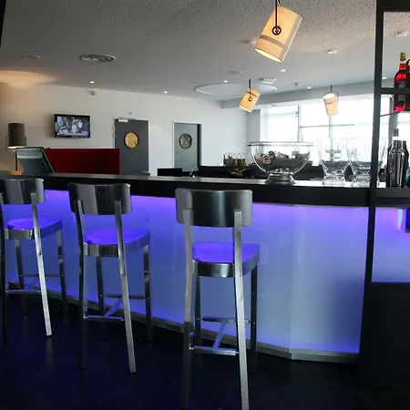 Отель Ibis Styles Nantes Aeroport Резе