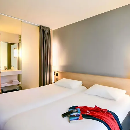 Hotel Ibis Styles Nantes Aéroport 3*