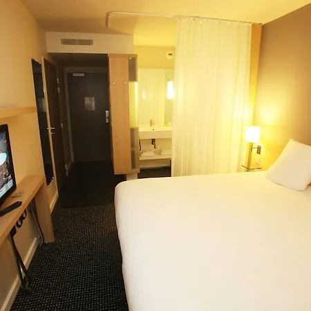 Hotel Ibis Styles Nantes Aeroport 3*