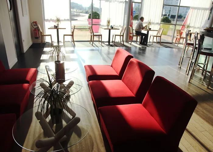 Hotel Ibis Styles Nantes Aéroport 3*